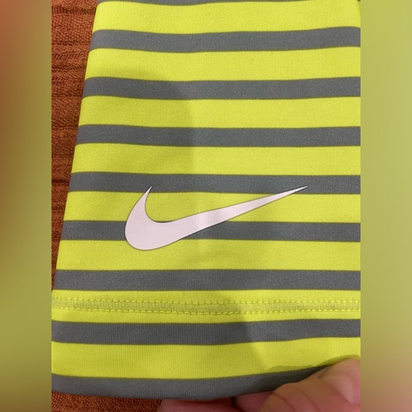 Nike Pro Dri-Fit Cropped Leggings, size Small - Picture 4 of 7